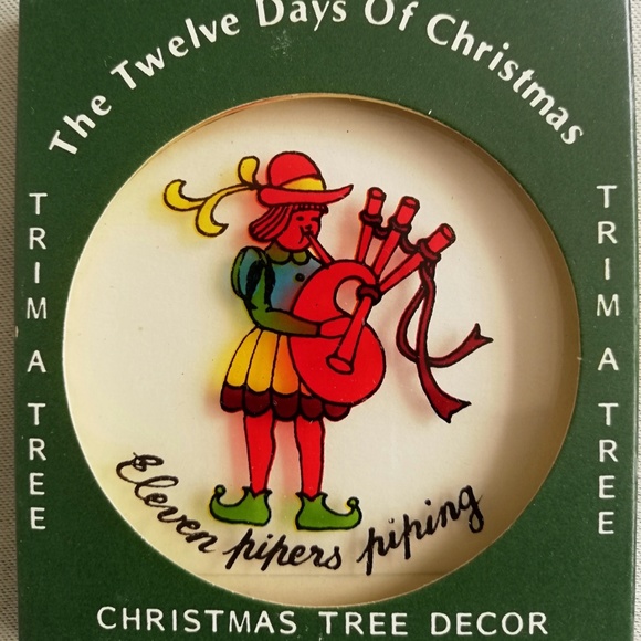 The Twelve Days of Christmas Tree Ornaments - Picture 8 of 15